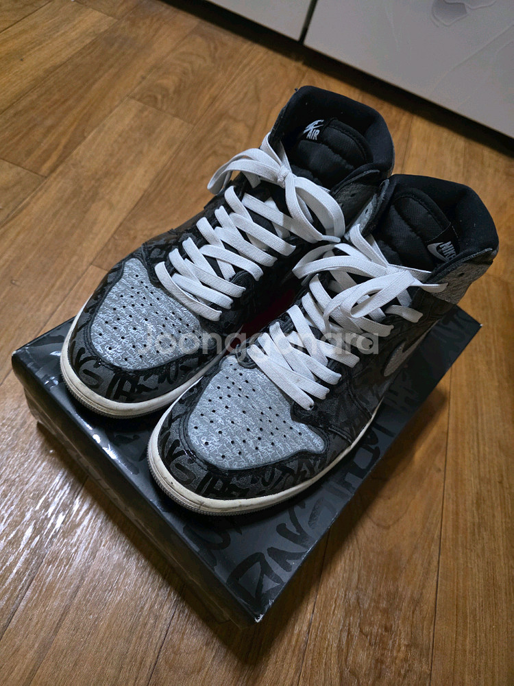 [285mm/극희귀] 조던 1 레트로 하이 OG 리벨리어네어 정품--3