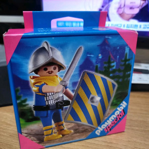 플레이모 4684 기사 피규어