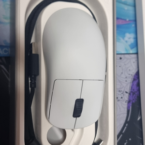 엔드게임기어 op1w 4k 마우스 팝니다.