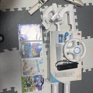 닌텐도 Wii 본체 + 게임패드 세트