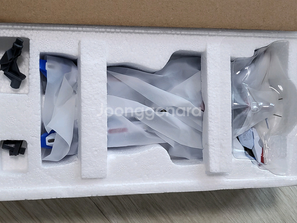 팝니다 메탈빌드 프리덤 컨셉2 스노우 스파클 개봉 전시품--3