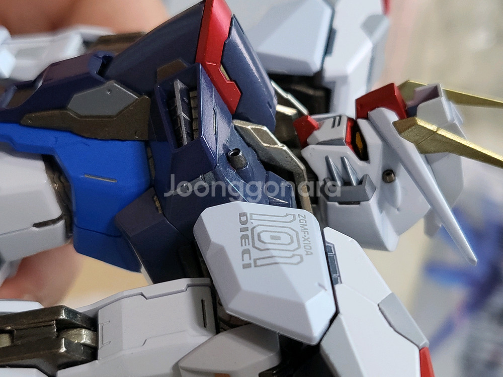 팝니다 메탈빌드 프리덤 컨셉2 스노우 스파클 개봉 전시품--7