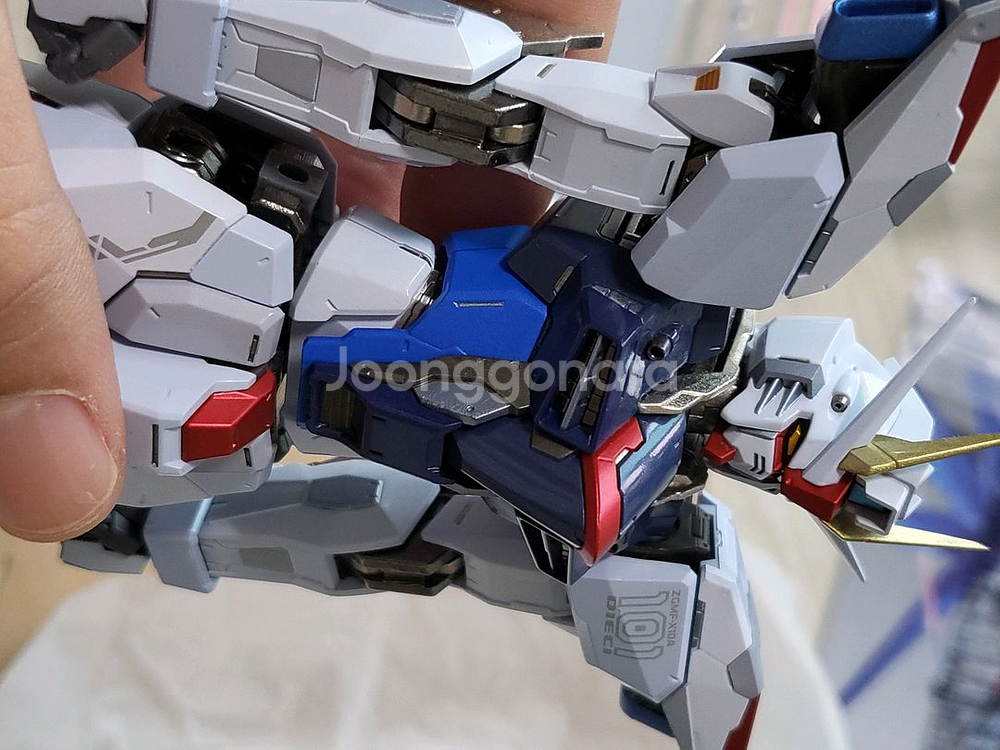 팝니다 메탈빌드 프리덤 컨셉2 스노우 스파클 개봉 전시품--8