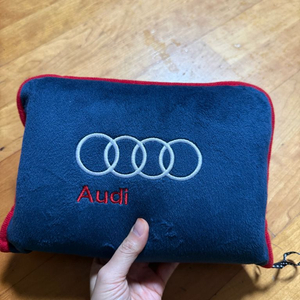 아우디 담요 쿠션 새상품