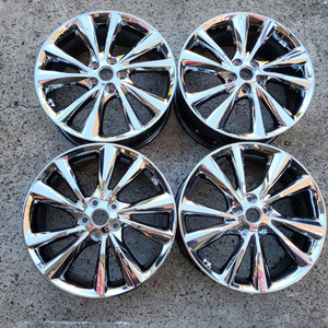 더뉴카니발 19인치 신품급 크롬휠 순정휠 중고휠 팝니다 / 올뉴카니발