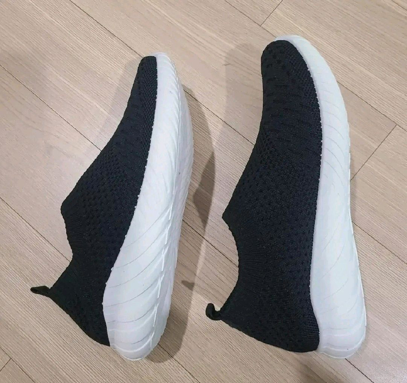 240 사이즈 신발들 이미지