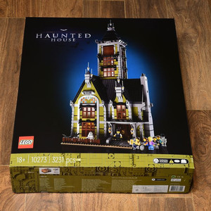 정품레고 10273 Hunted house 팝니다.