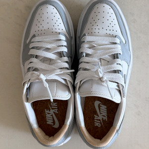 나이키 에어 조던 1 엘리베이트 로우 팝니다 (사이즈 235)