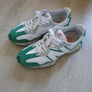 뉴발란스 327 카사블랑카 260 15만팝니다