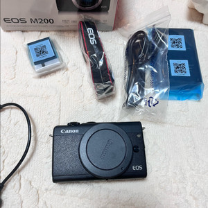 카메라 캐논M200+시그마16mm1.4+더미배터리