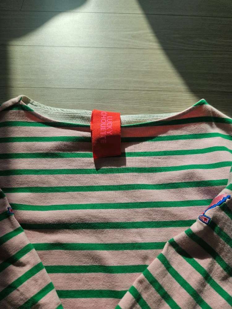 럭키슈에뜨 스트라이프 긴팔 티셔츠 FREE--1