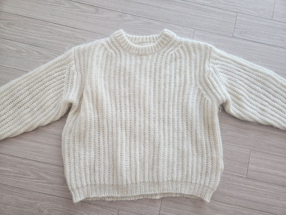 아이보리 모헤어 니트--1
