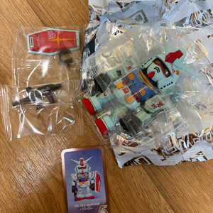 qmsv5주년 퍼스트, 윙건담