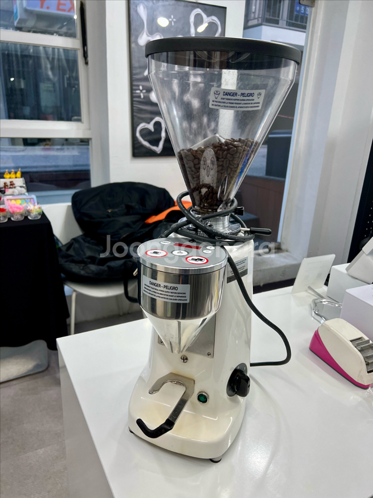 메져 슈퍼졸리 그라인더+받침대넛박스 팔아요--0