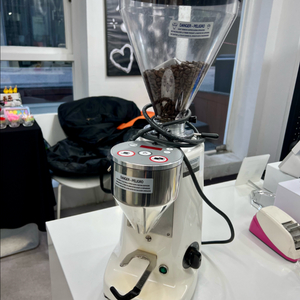 메져 슈퍼졸리 그라인더+받침대넛박스 팔아요