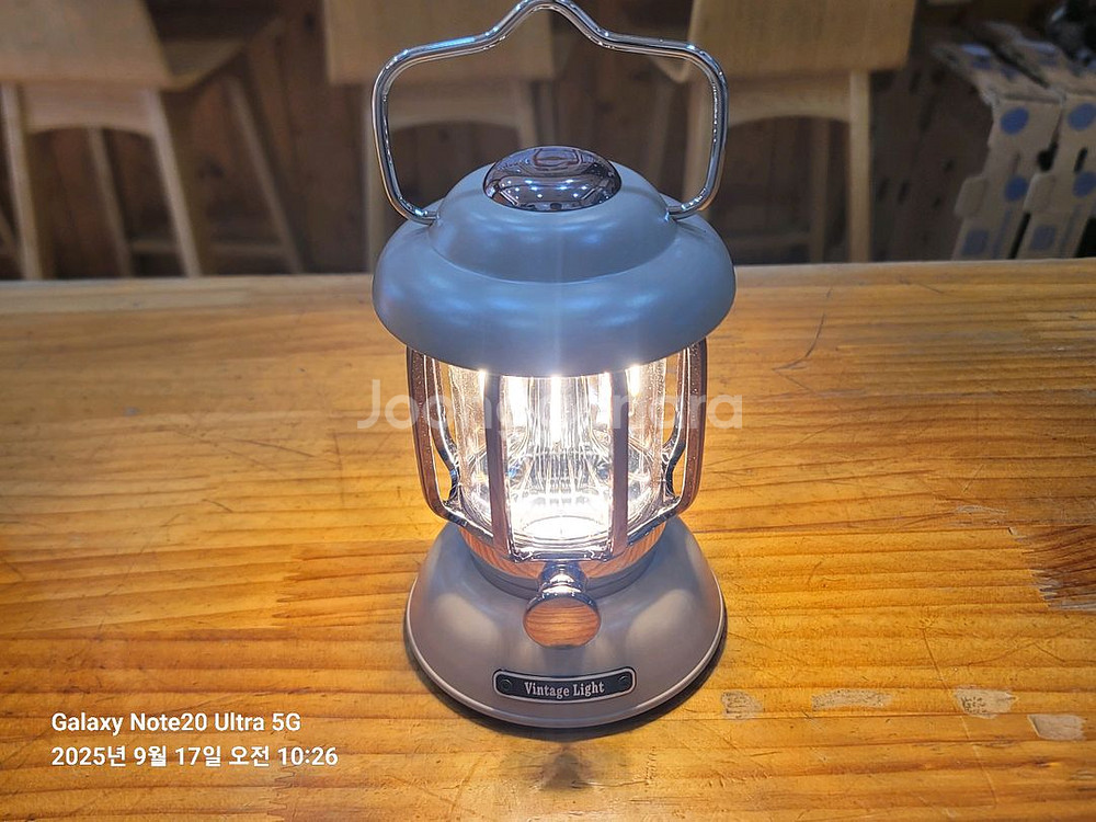 레트로(빈티지) 휴대용 캠핑 6000mAh 랜턴(카키 색상) 판매합니다.--1