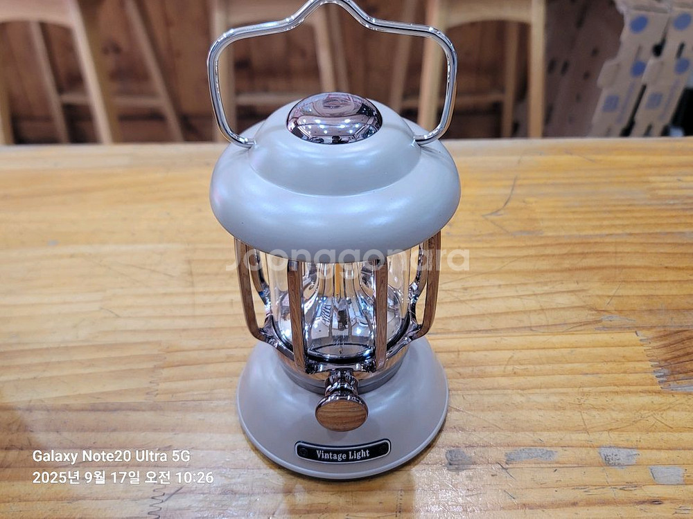 레트로(빈티지) 휴대용 캠핑 6000mAh 랜턴(카키 색상) 판매합니다.--2