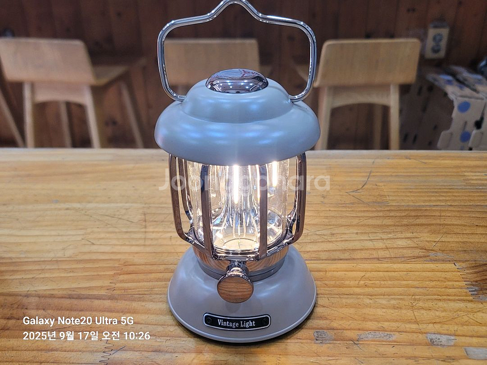 레트로(빈티지) 휴대용 캠핑 6000mAh 랜턴(카키 색상) 판매합니다.--0