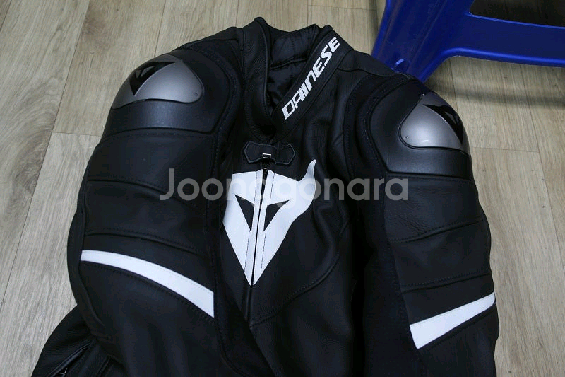 [신형] 다이네즈 아브로4 가죽자켓 54호 -검흰---2