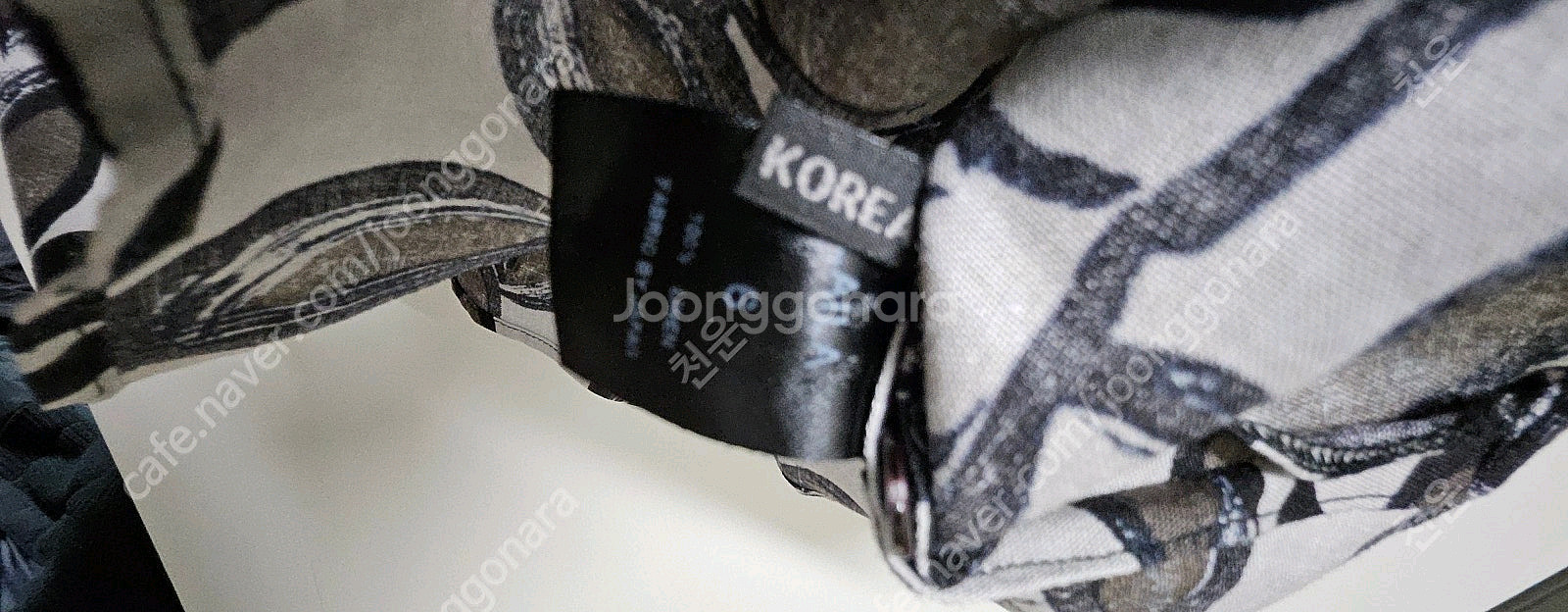 가격내림! 라일라 라무르 나뭇잎 블라우스(택포)--4