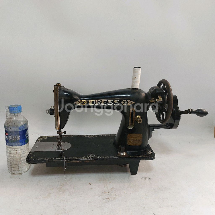 옛날 재봉틀/ 미싱--0