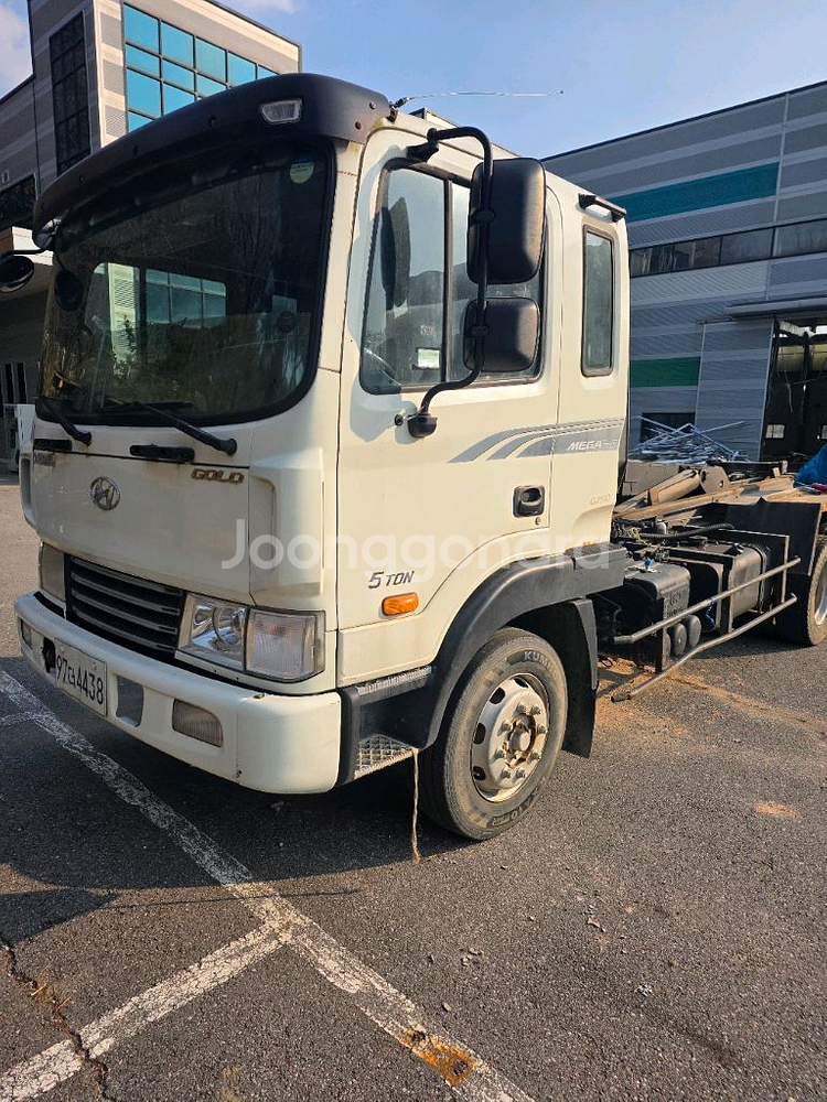 5톤(함코7.5 가변축 장착)암롤 08년식 25만--1