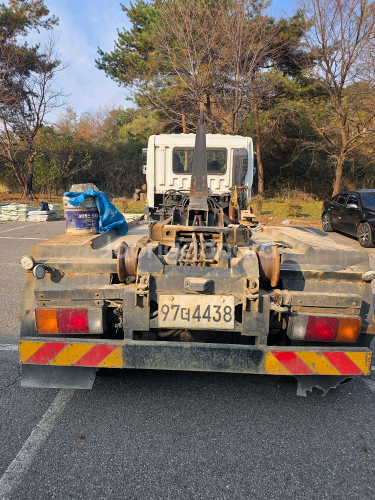 5톤(함코7.5 가변축 장착)암롤 08년식 25만--3