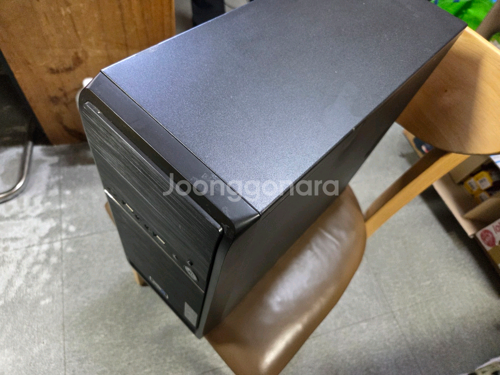 인텔 i3-8100 RAM8GB 본체팝니다.--0