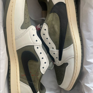 트래비스스캇 조던 1 로우 올리브 285