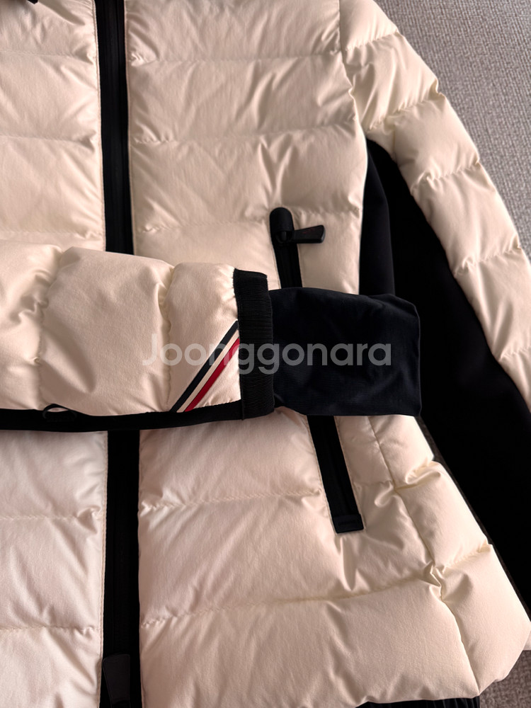 몽클레어 그레노블 여성 자켓 판매--1