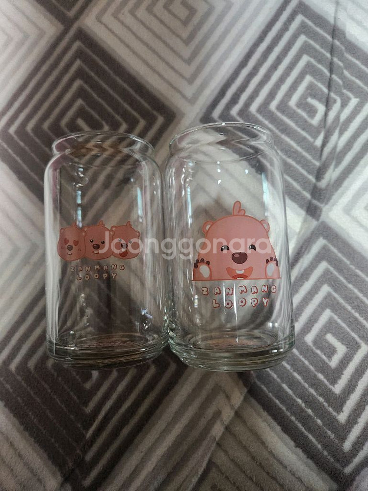 잔망루피 털 슬리퍼와 유리컵 세트입니다--1
