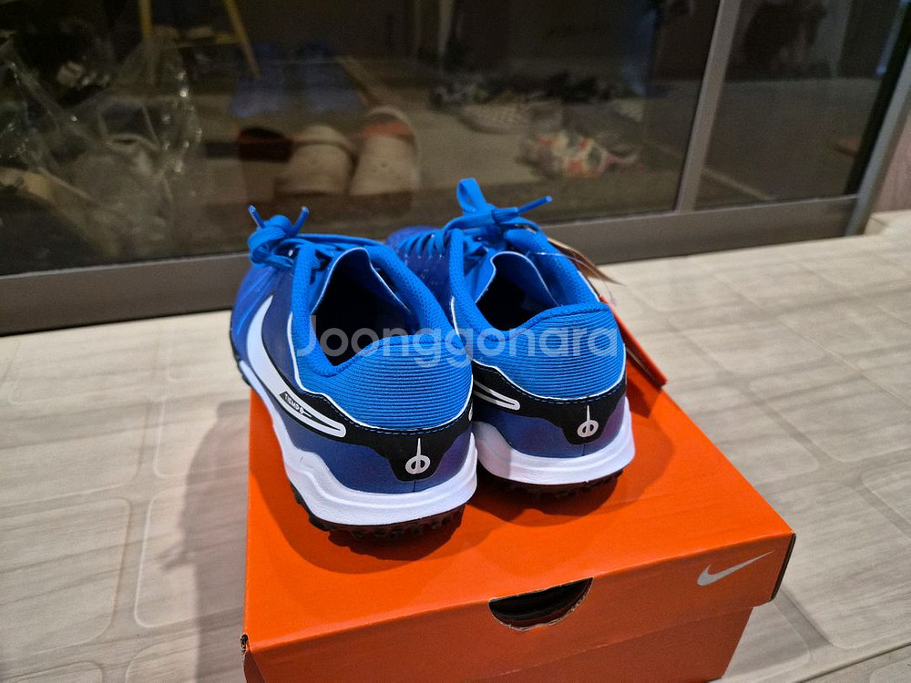 나이키 풋살화235 새상품--2