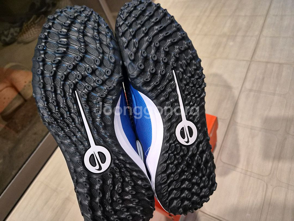 나이키 풋살화235 새상품--3