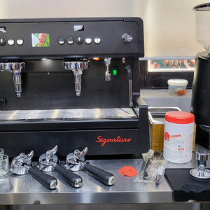 씨메 시그니처 토탈블랙 커피 머신 펄스 75HS 자동그라인더도 포함