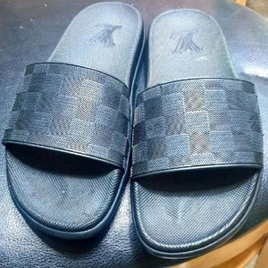 루이비통 로고 슬리퍼 이미지