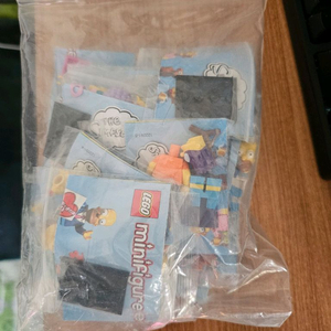 레고 심슨 미니피규어 시즌1 팝니다.