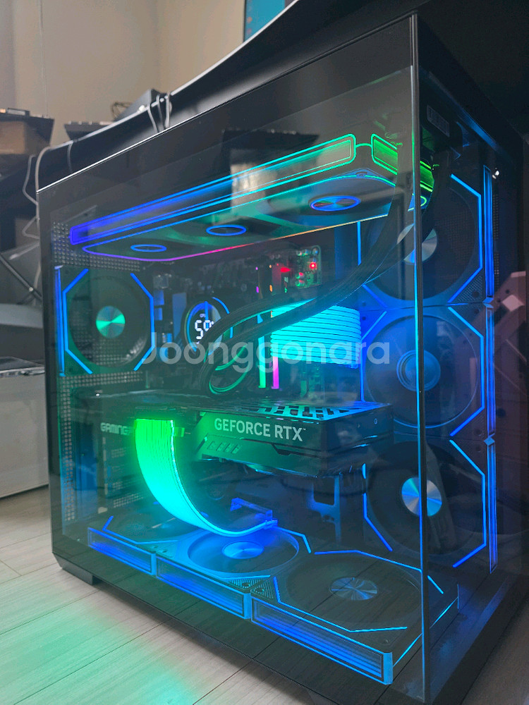 라이젠7 9800X3D RTX5070TI 신품PC 팝니다--1