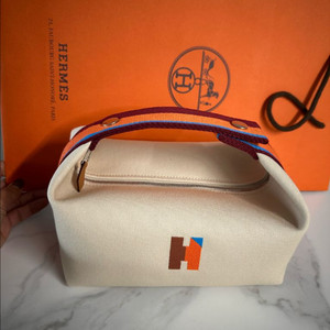 (새상품)에르메스 브리드어브랙 신상 파우치 파빌리온 나뛰렐 pm 사이즈