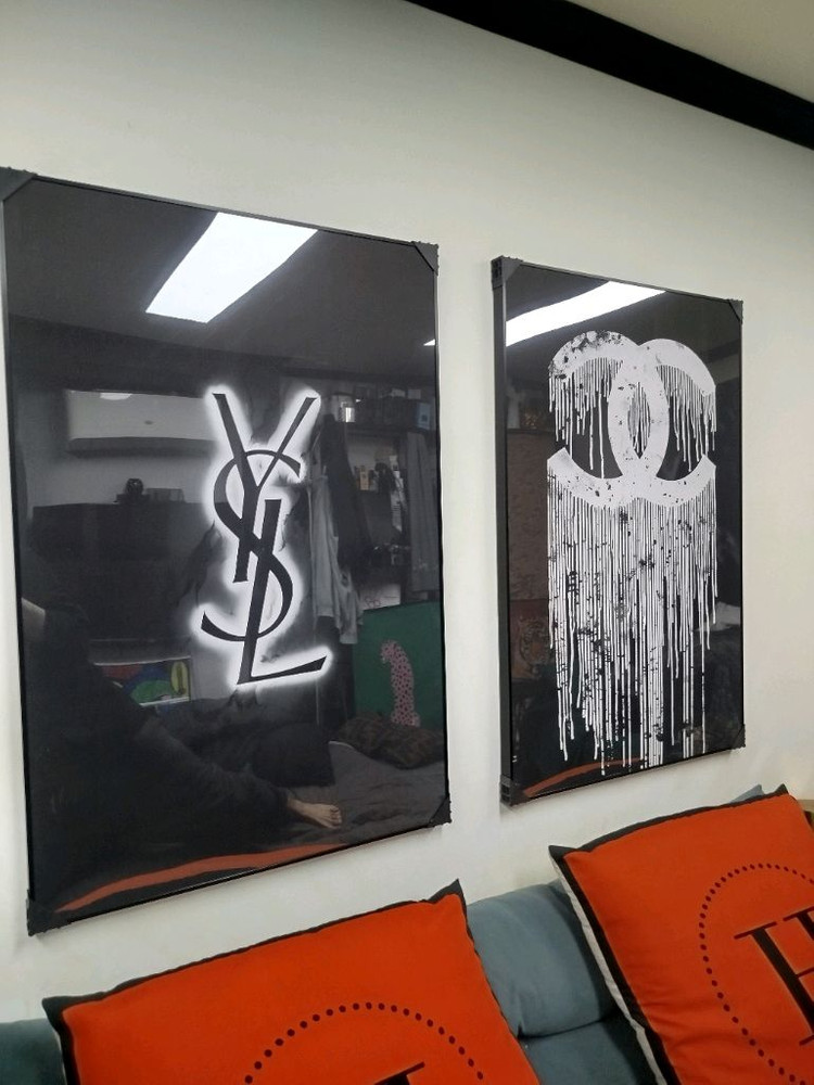 ysl 입생로랑 생로랑 로고 대형 그림 액자 팝아트 인테리어소품 인테리어액자 명품그림 가방 지갑 아트 스카프 이미지