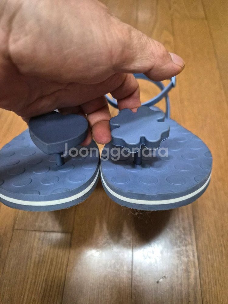 (정품) 생로랑 젤리 하트 쪼리 샌들 36 (명품 여자 신발 슬리퍼 뮬)--2