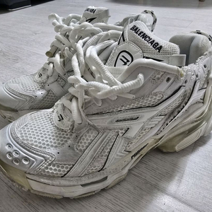 (정품) 발렌시아가 뉴러너 스니커즈 41 (명품 남자 신발 운동화)