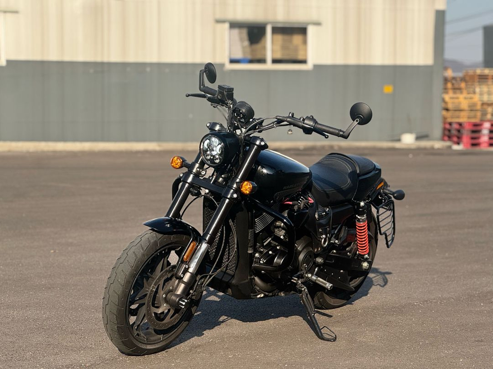 할리 스트리트로드 750 18년식 9천키로 튜닝 잘되어있는차량 판매합니다 이미지