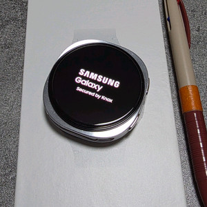 갤럭시 워치8 44mm LTE 자급제 실버 팝니다.