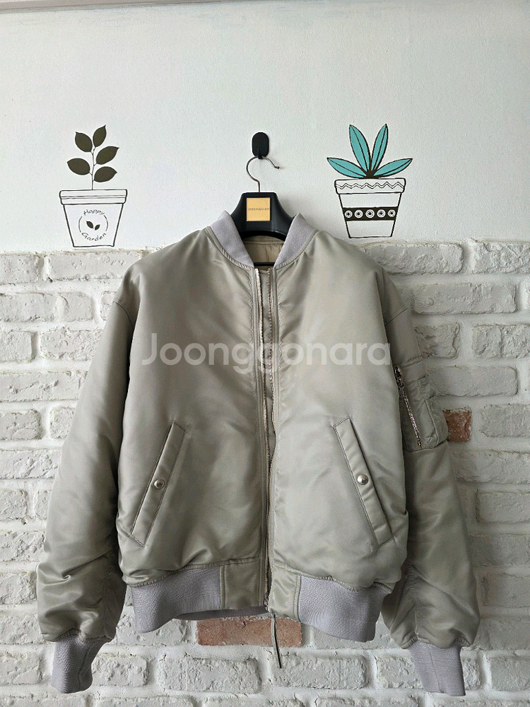 질스튜어트뉴욕 MA-1 미들레이어 양면 패딩 점퍼 극미중고--0