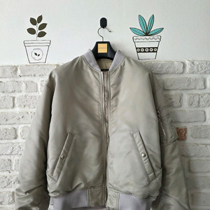 질스튜어트뉴욕 MA-1 미들레이어 양면 패딩 점퍼 극미중고