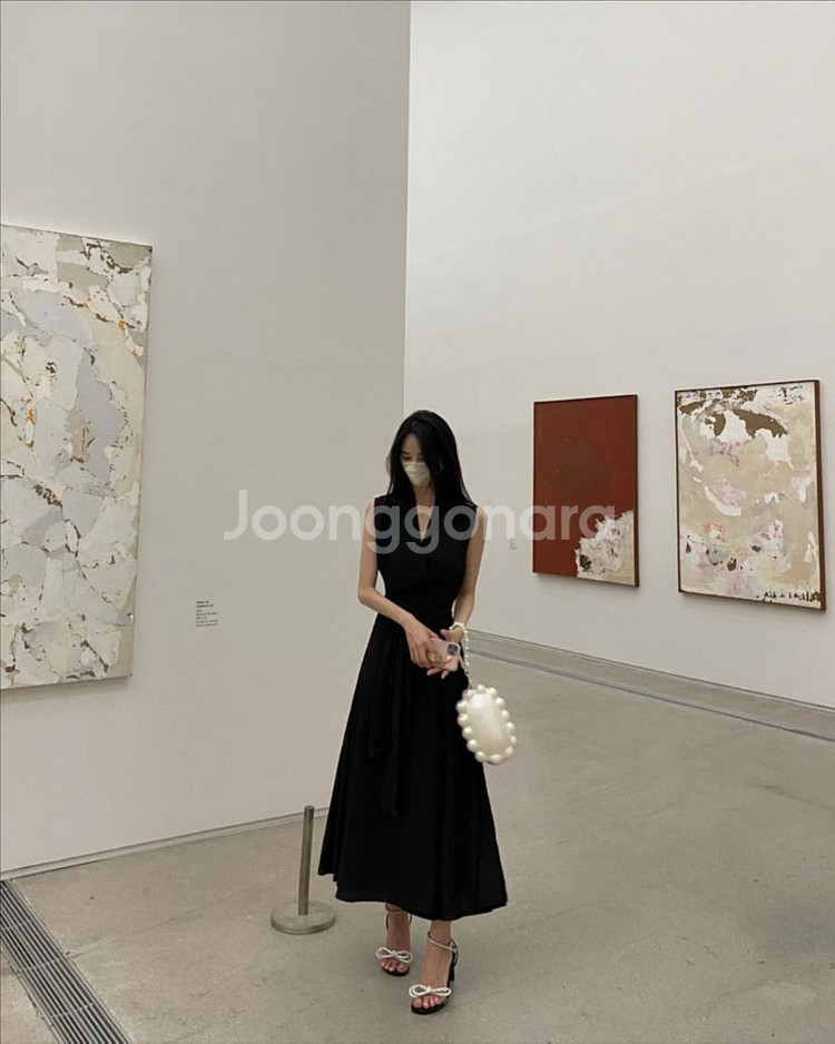 8.9->4.0 [1회 착용] 버뮤즈 쉬폰 실키 랩 드레스 롱 원피스--5