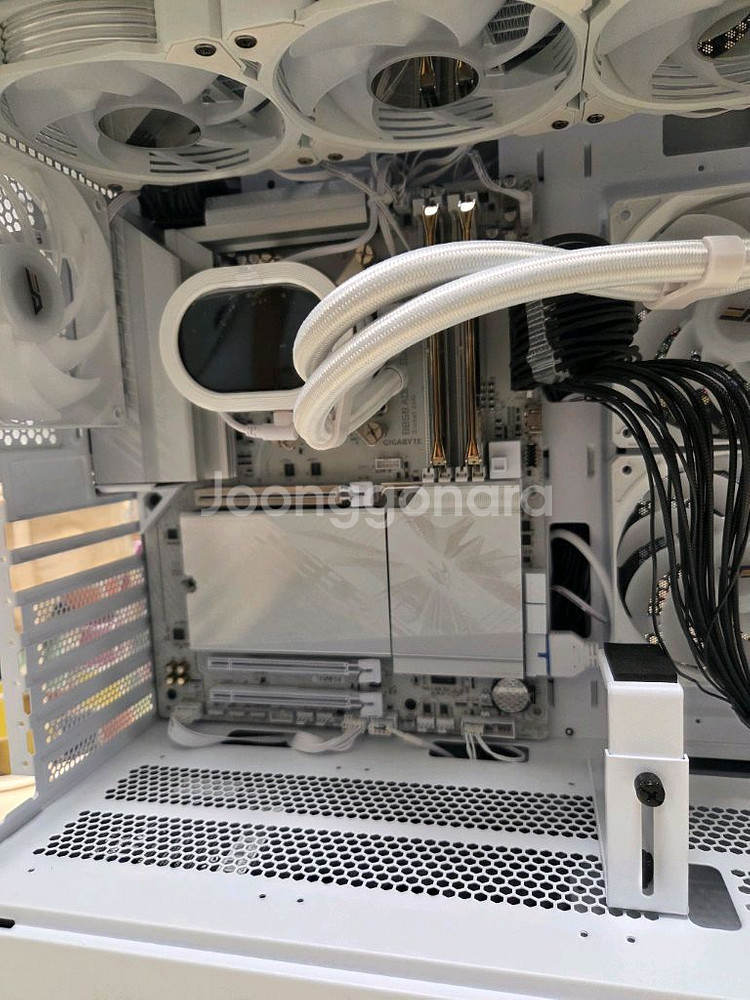 9950x3d, b850 wifi7, rtx5080 화이트 본체--2