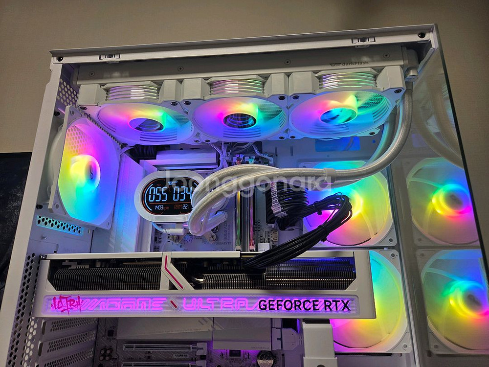 9950x3d, b850 wifi7, rtx5080 화이트 본체--5