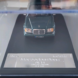 1:64 Mortal 벤츠 S124 그린 한정판 다이캐스트