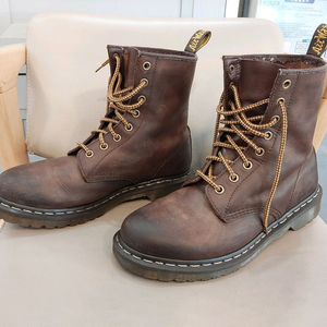 닥터마틴 1460 벡스 다크브라운 레더 워커 UK8 us270